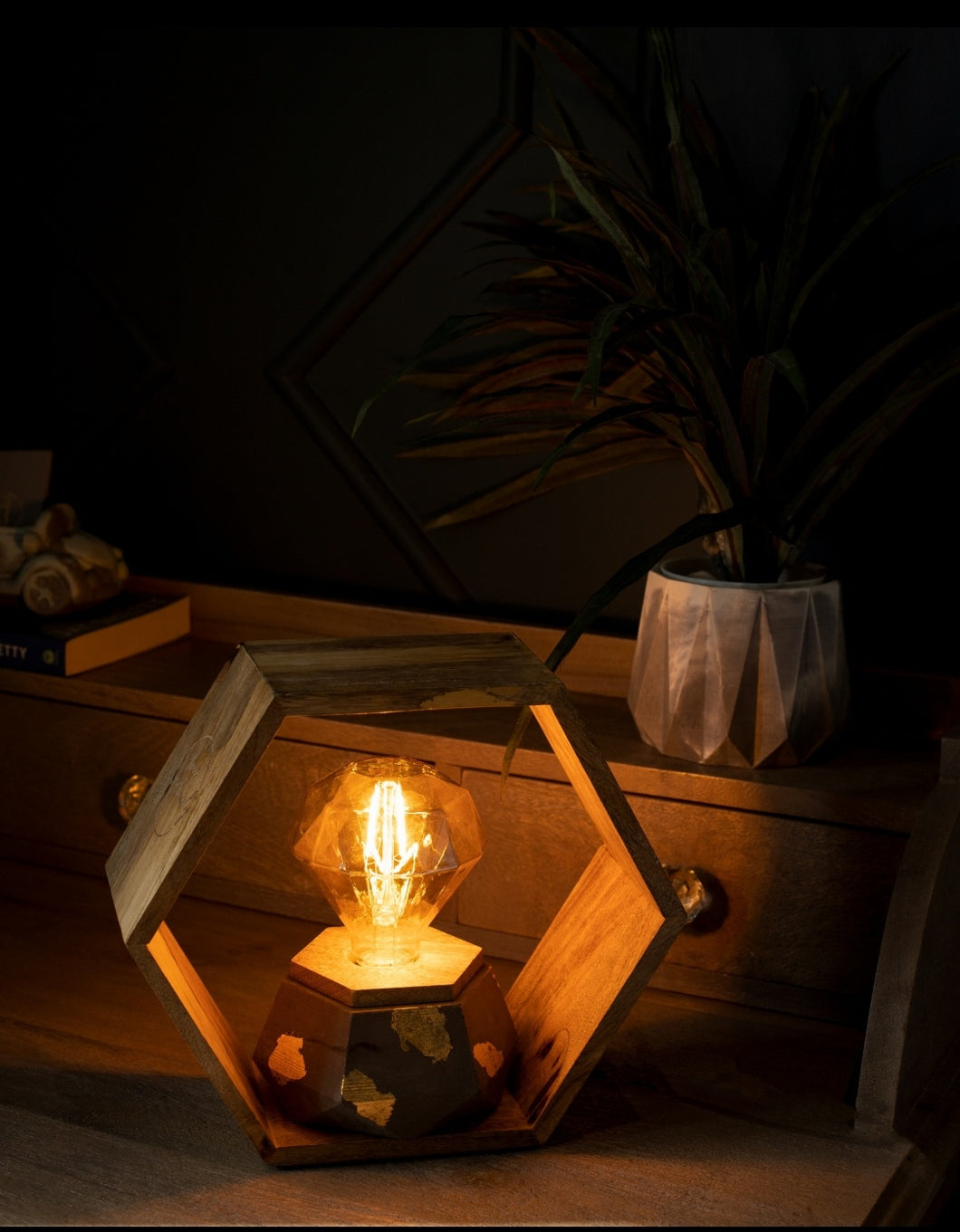 YC Hexawood Lamp - Luxe